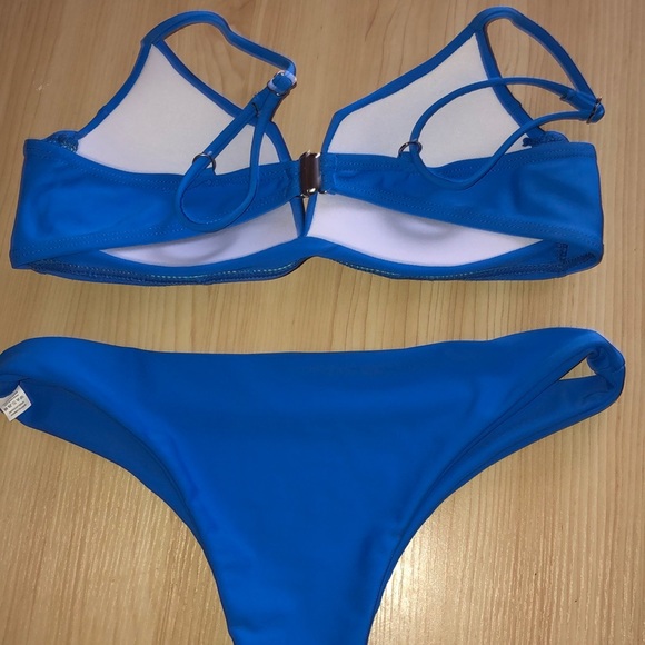 bikini - Picture 2 of 2